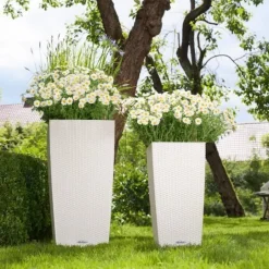 56cm + 75cm hvide krukker i polyrattan med selvvanding / OUTLET - 5stk