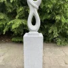 Dansende Par Havefigur i grå Terrazzo med sokkel - H.100cm