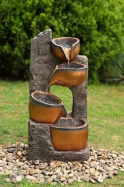 Høj vandkunst med 4stk kobberfarvede potter / LED lys