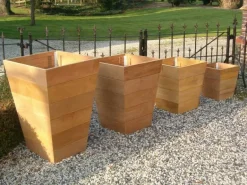 Konisk krukke i hardwood