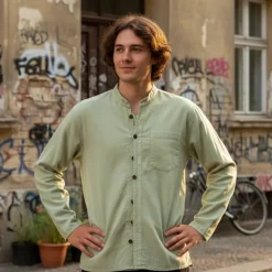 Langærmet skjorte med lav krave til mænd / Sort - Bordeaux - Lime - Blå / Bondeskjorte