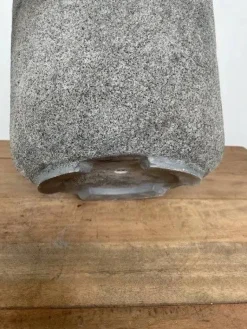 Rund krukke i grå sandsten look - 27x27 / 37x37cm - 5 års garanti