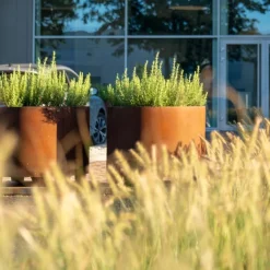 Store Runde Corten Stål Krukker med fødder