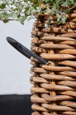 Store runde flettede rattan kurve / krukker - M/U Hjul