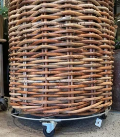 Store runde flettede rattan kurve / krukker - M/U Hjul