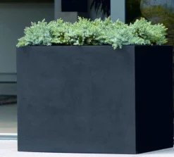 Store Sorte + Grå krukker - Firkantede plantekummer - Udendørs